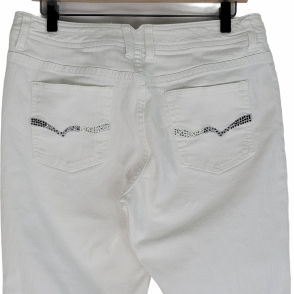 🔵 2 for $40 🔵 CHICO'S PLATINUM WHITE DENIM EMBELLISHED BOOTCUT JEANS - Picture 2 of 14